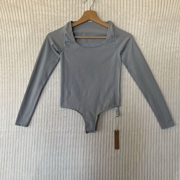 Skims Essential Long Sleeve Scoop Neck Bodysuit Light Grey Sz XXS/XS NWT - Picture 10 of 11
